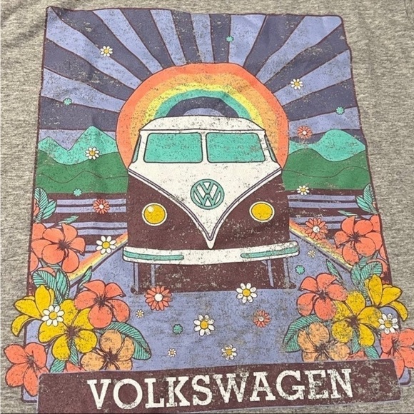 volkswagen Tops - NWT Volkswagen Bus women ’s travel tank tshirt size xl Woodstock flower child